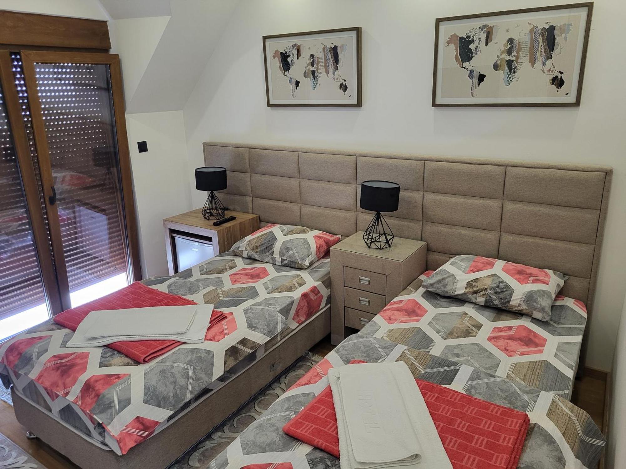 Lux Apartmani Bajova Cetinje Ngoại thất bức ảnh