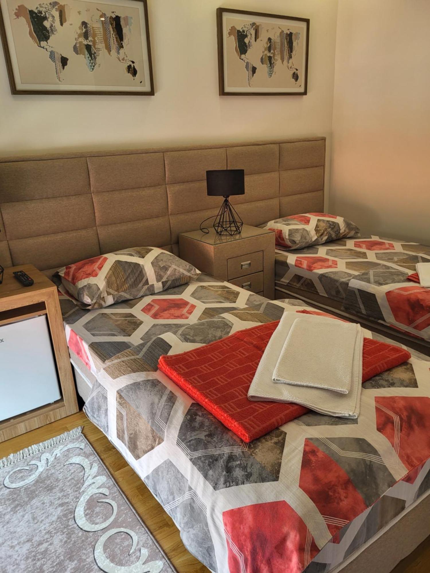 Lux Apartmani Bajova Cetinje Ngoại thất bức ảnh